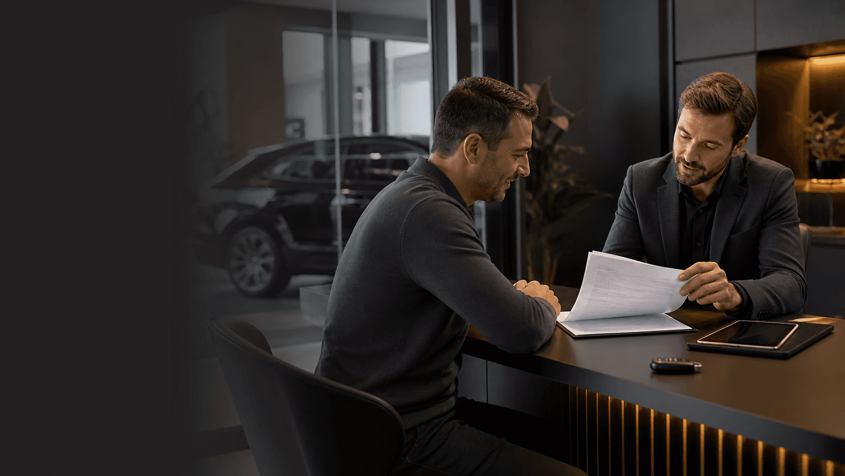 Autoberoder hëlleft engem Client bei sengen Demarchen